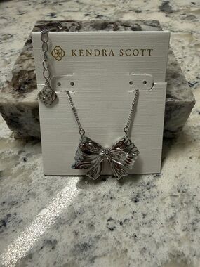 Kendra Scott Silver Bow Pendant Necklace